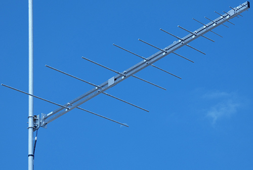 Broadband VHF/UHF log periodic antenna, 304 stainless steel, 100-800MHz, 200W, 7dBi – 2.577m